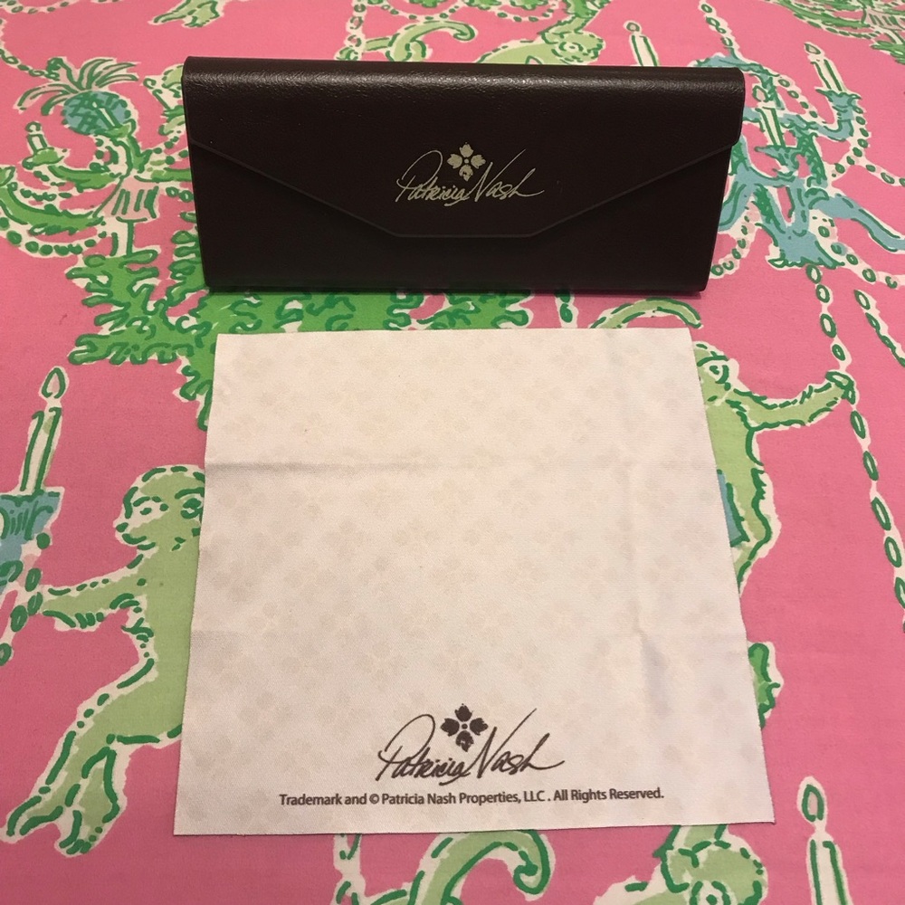 Patricia Nash sunglasses case with lens cloth